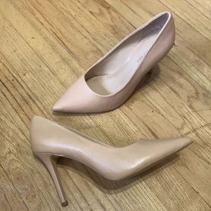 Gianni Bini Nude heels
